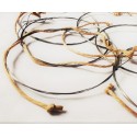 Arame de Berimbau – Cuerda artesanal de acero de alta resistencia (con sujeción de cuerda de rami natural)
